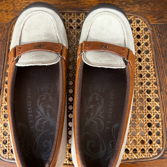 Merrell Women’s Tan and Cream Slip-On Loafers - Picture 1 of 4